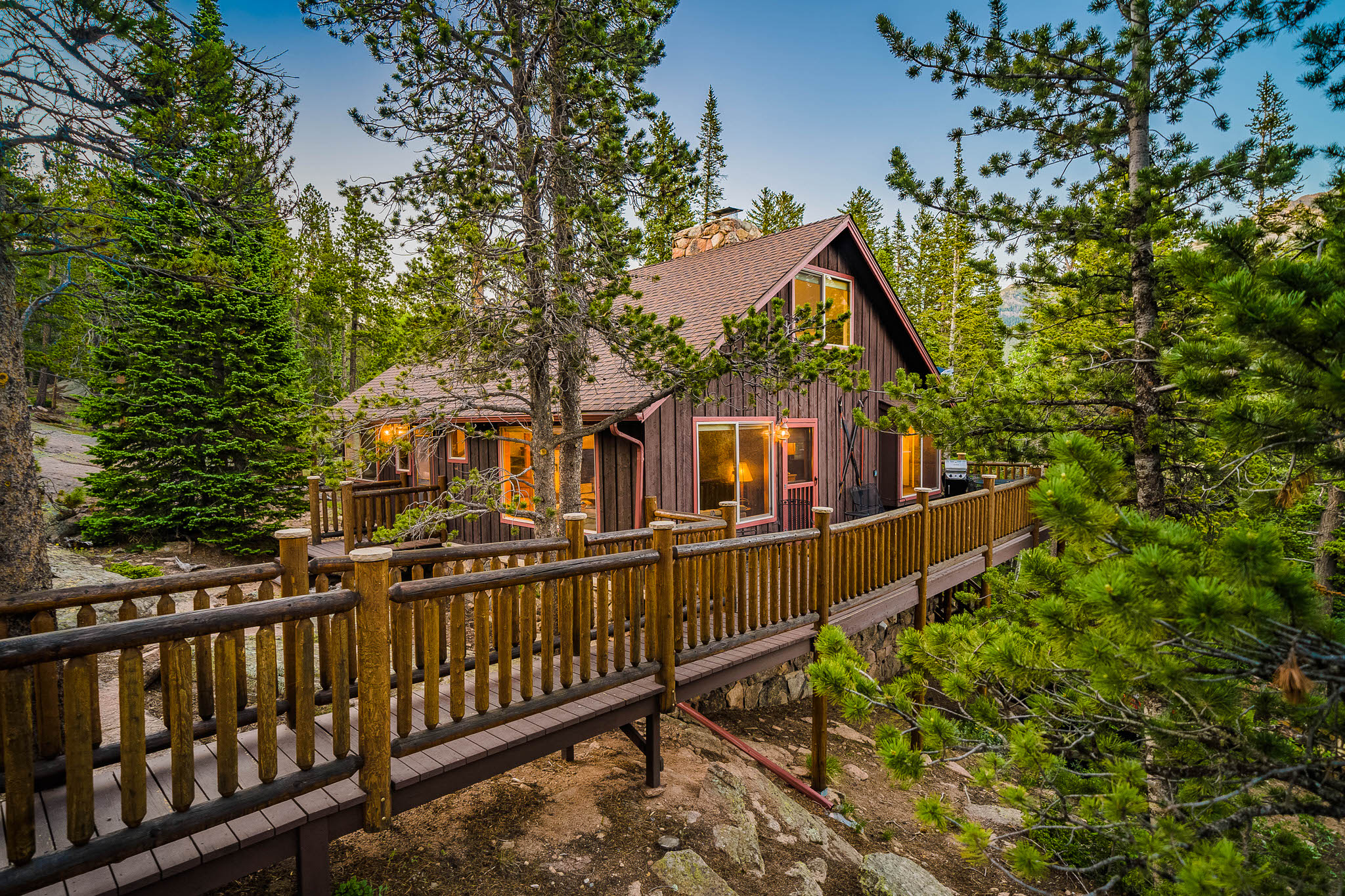 An Estes Park vacation home surrounded by pines